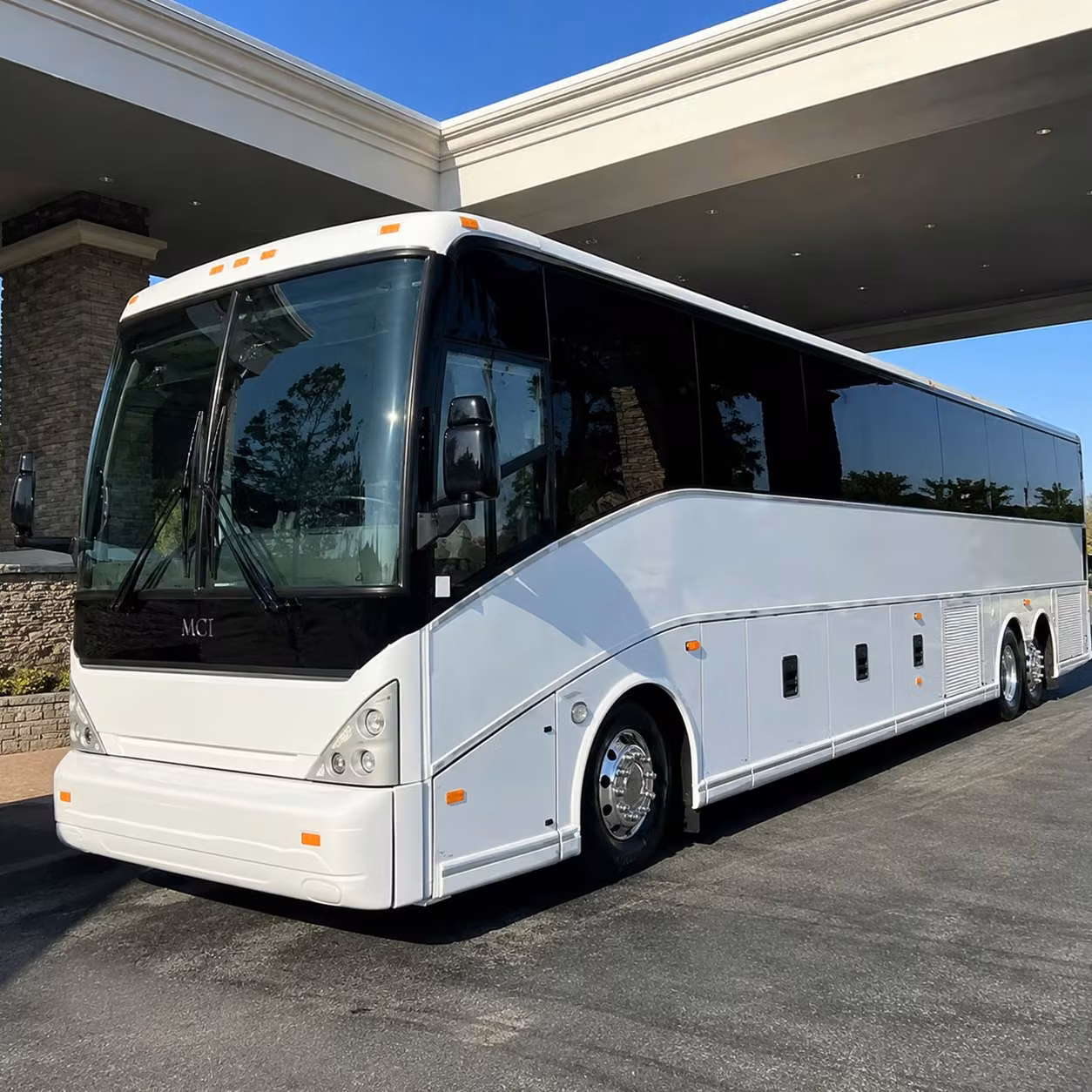 corporate groups and business travelers love antioch airport shuttle service