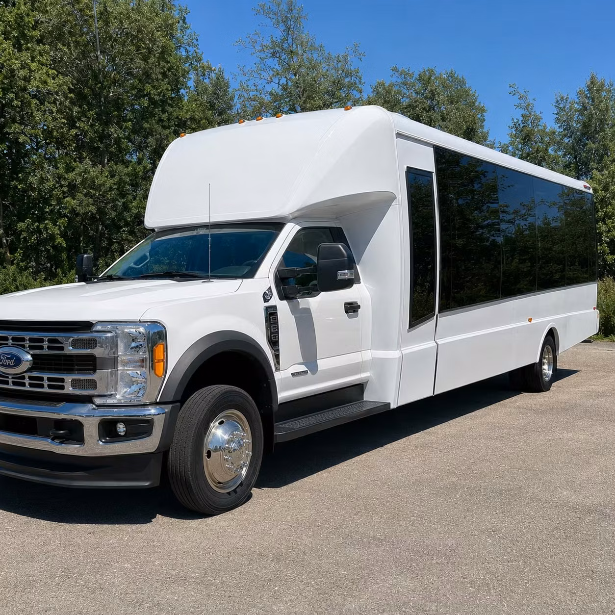 minibus rentals for smaller prom groups heading out in antioch